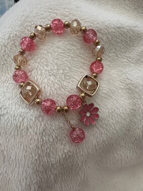 NWOT Pink Beaded Flower Charm Bracelet